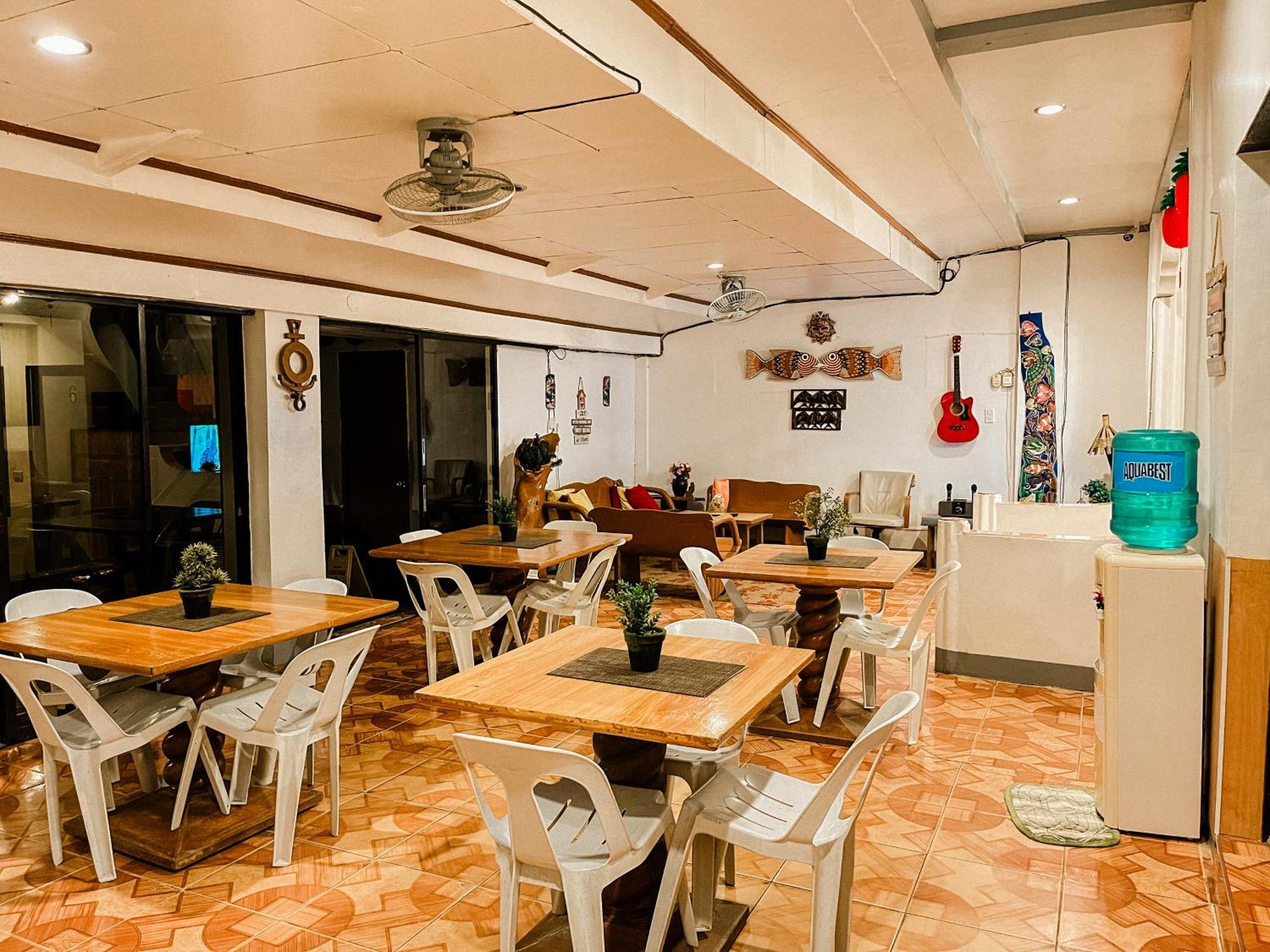 Mario'S Travellers Inn Корон Экстерьер фото