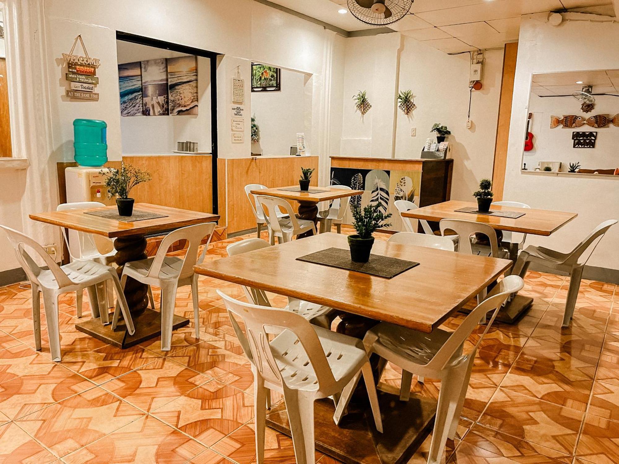 Mario'S Travellers Inn Корон Экстерьер фото