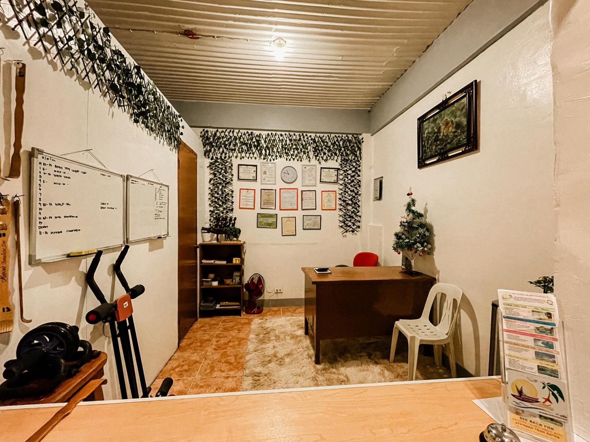 Mario'S Travellers Inn Корон Экстерьер фото